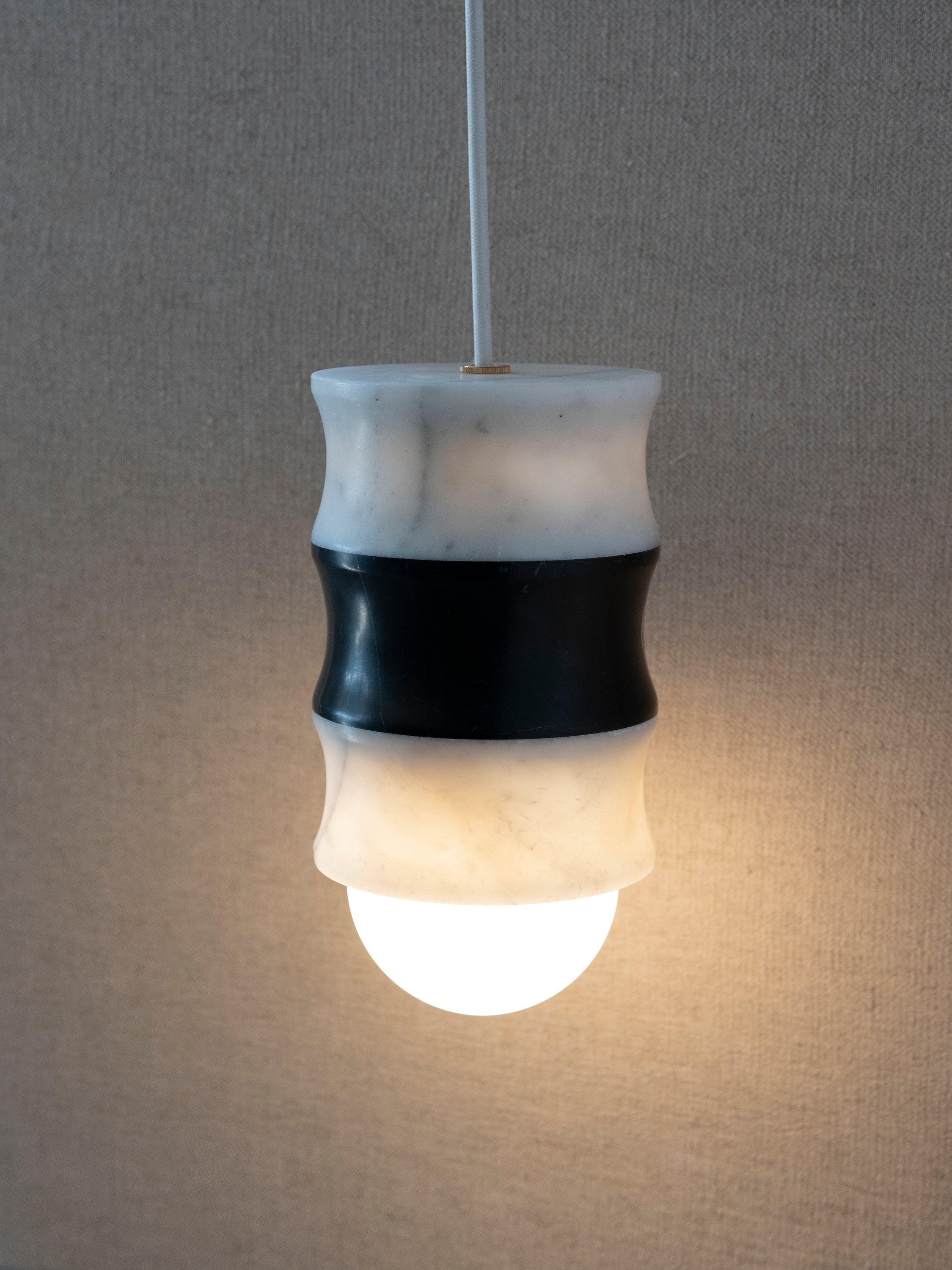 Fluted Pendant - Black & White