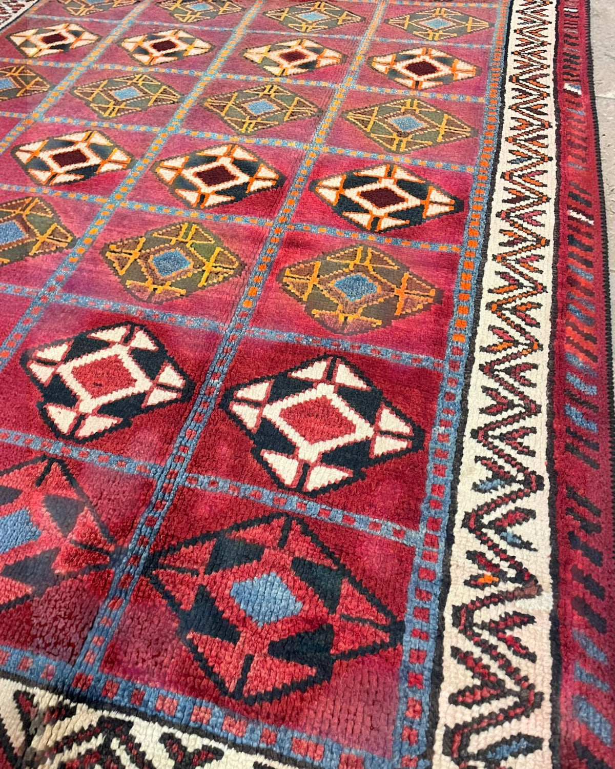 Vintage Tribal Persian Carpet l 255 x 150 cm