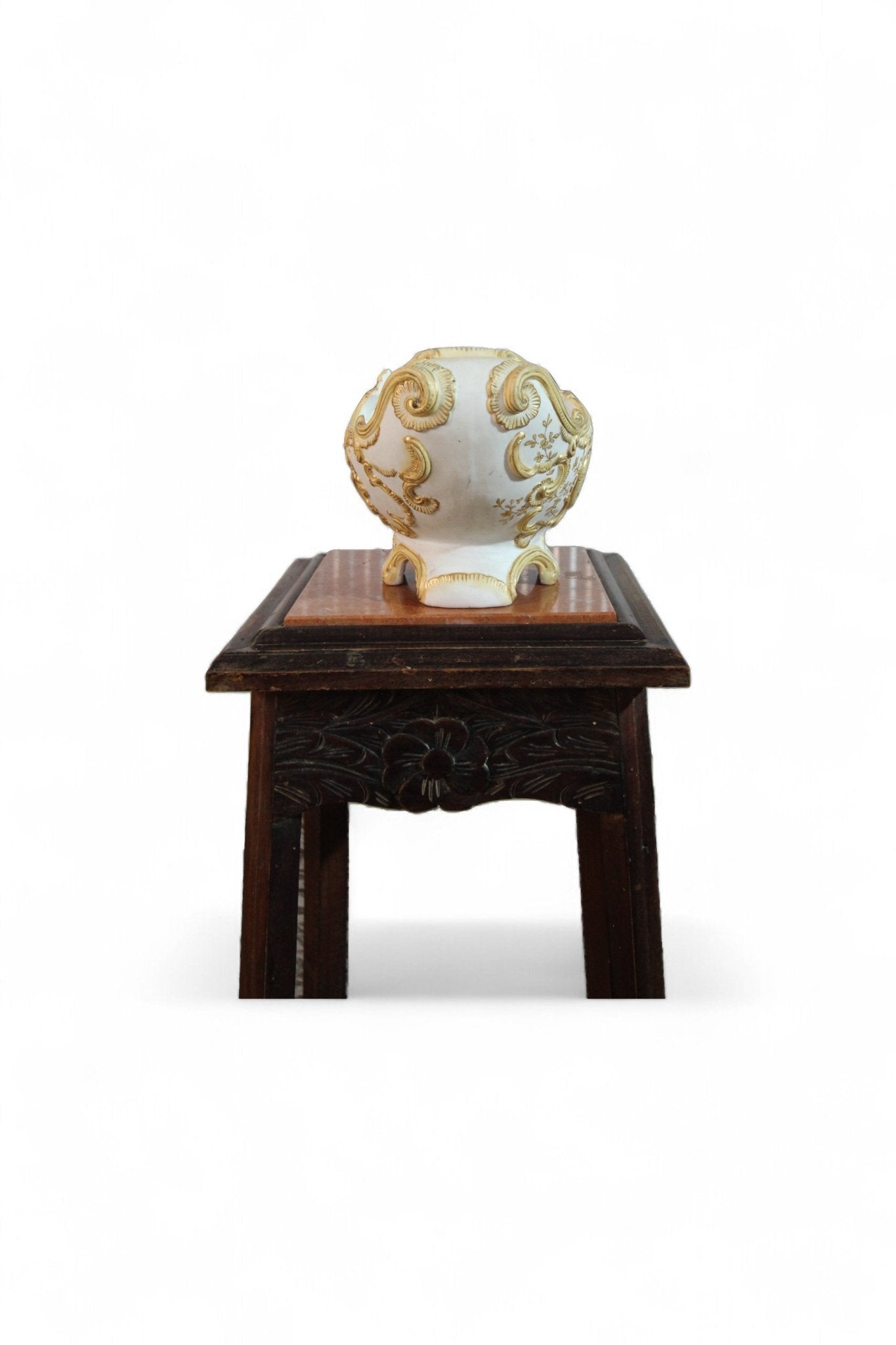 Rococo - Style Porcelain Centrepiece with Gilded Scrollwork - Surround Living - 4