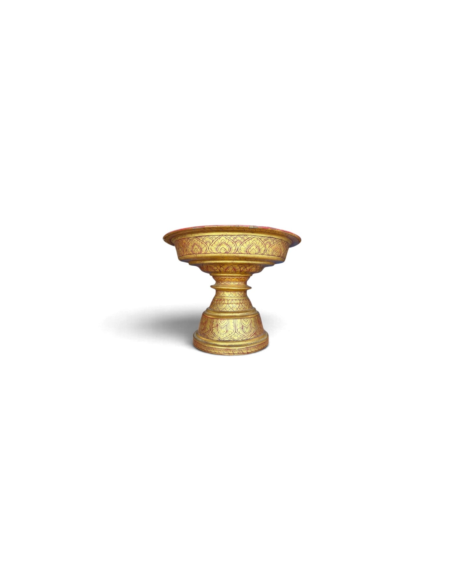 Lanna Pedestal Tray with Gold Leaf Motifs (พานล้านนาเขียนลายทอง)