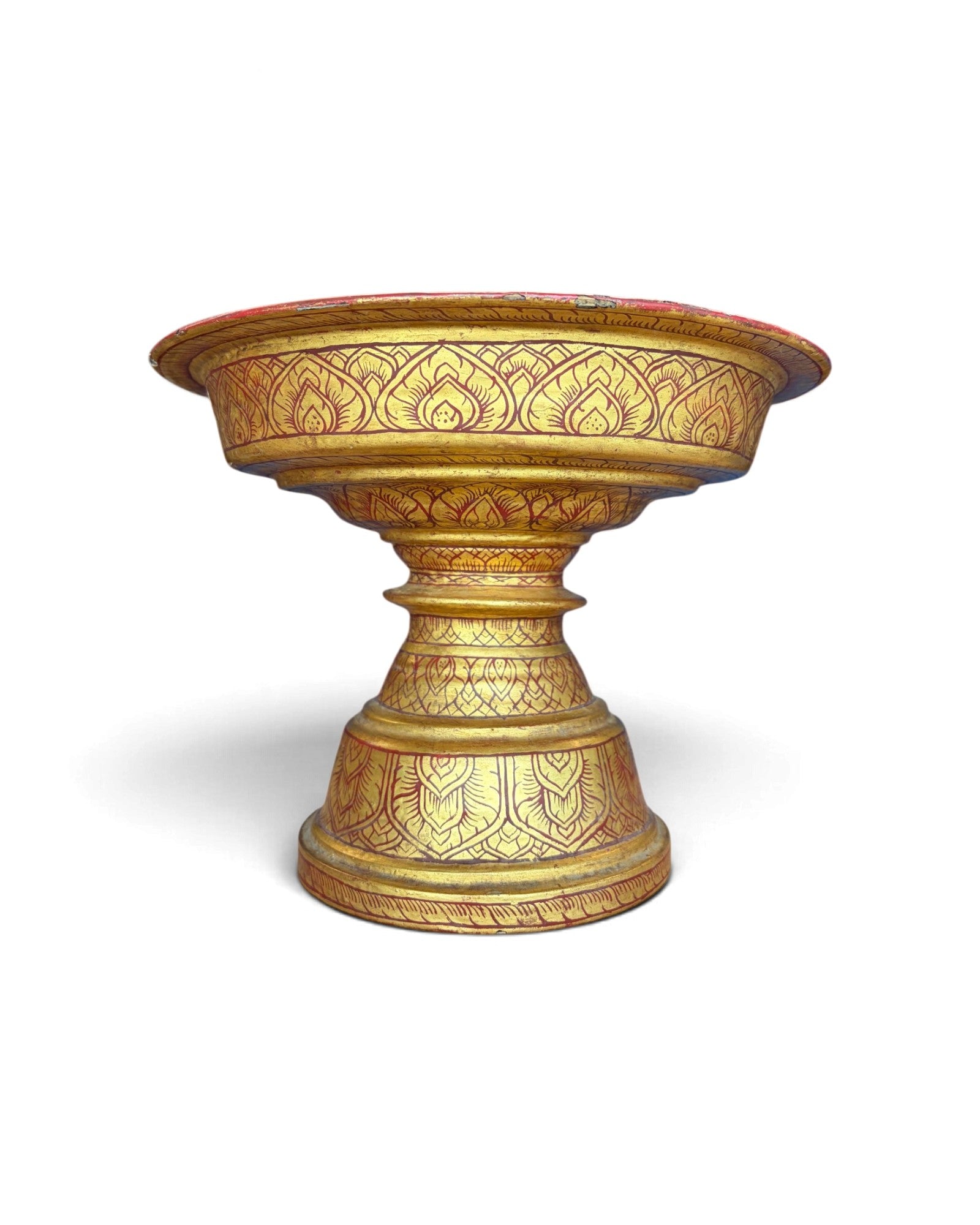 Lanna Pedestal Tray with Gold Leaf Motifs (พานล้านนาเขียนลายทอง)
