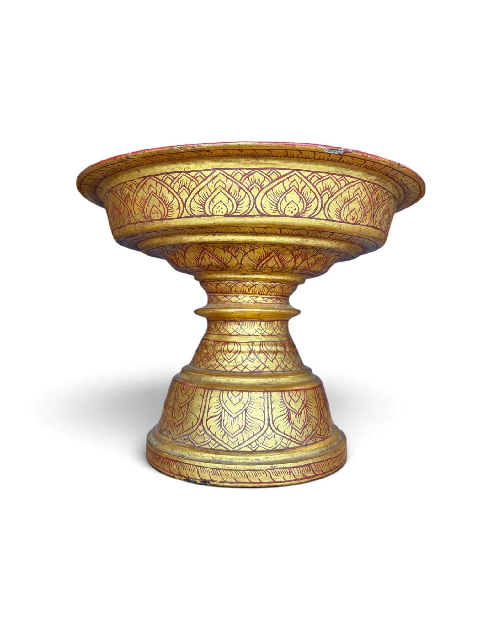 Lanna Pedestal Tray with Gold Leaf Motifs (พานล้านนาเขียนลายทอง)