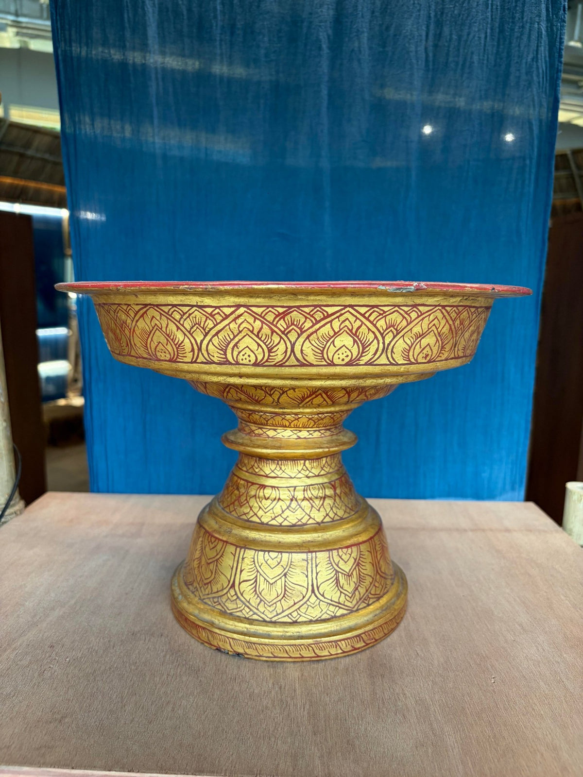 Lanna Pedestal Tray with Gold Leaf Motifs (พานล้านนาเขียนลายทอง) - Surround Living - 6