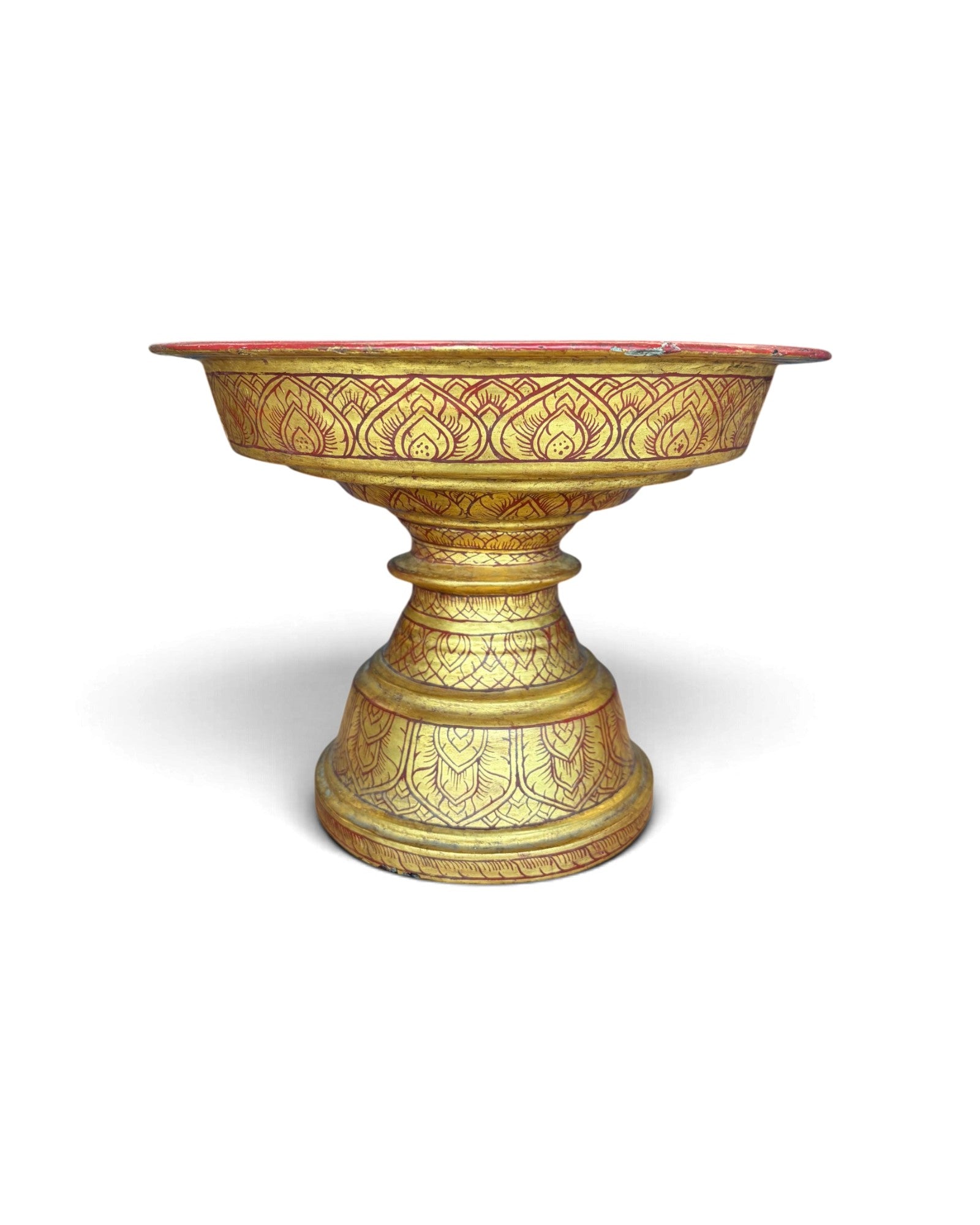 Lanna Pedestal Tray with Gold Leaf Motifs (พานล้านนาเขียนลายทอง)