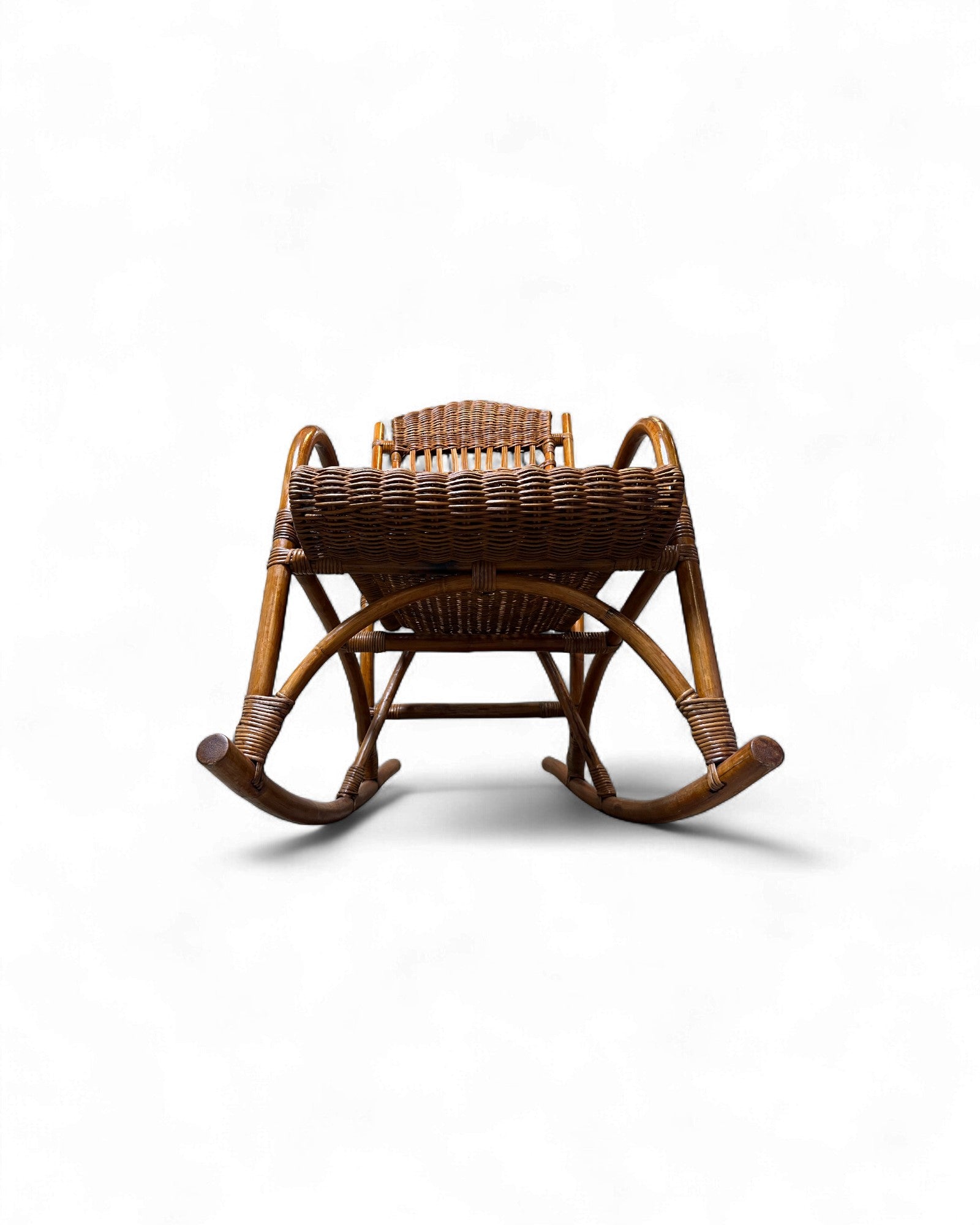 Rattan Weave Vintage High Back Rattan Rocking Chair Surround Living