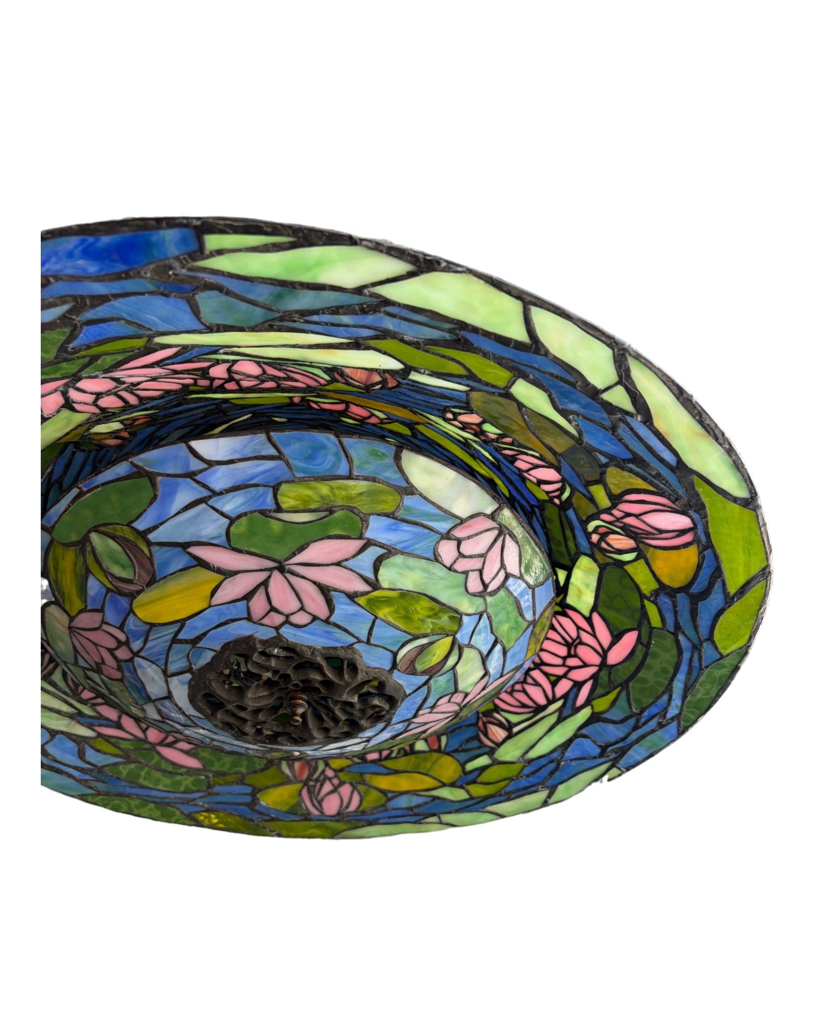 A Lotus Saucer-Shaped Tiffany-Style Stained Glass Pendant Lamp - Surround Living - 19