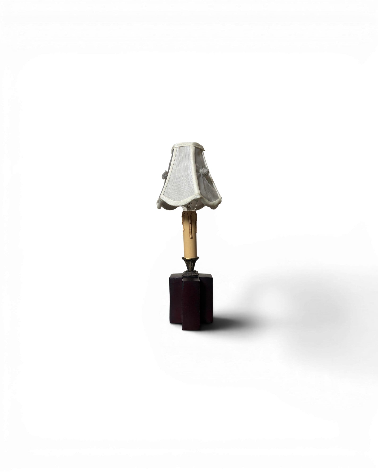 Vintage Candle-Form Table Lamp