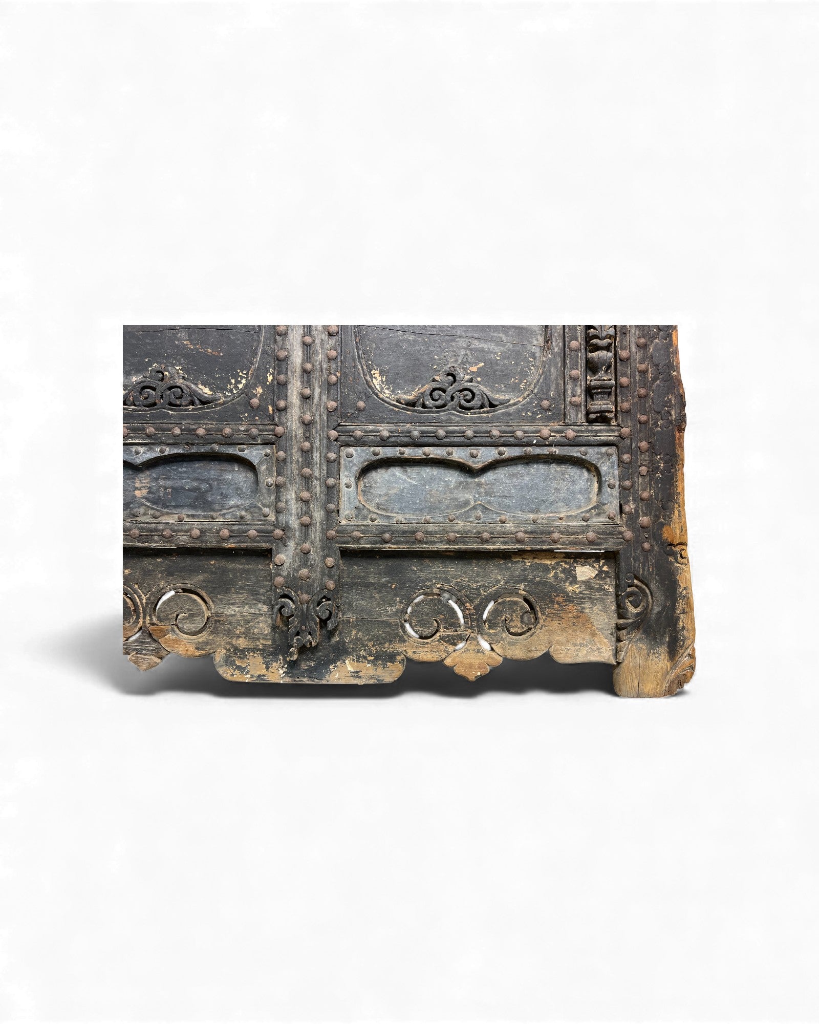 17th - Century Chinese Temple Money Chest in Black Lacquer - Surround Living - 20