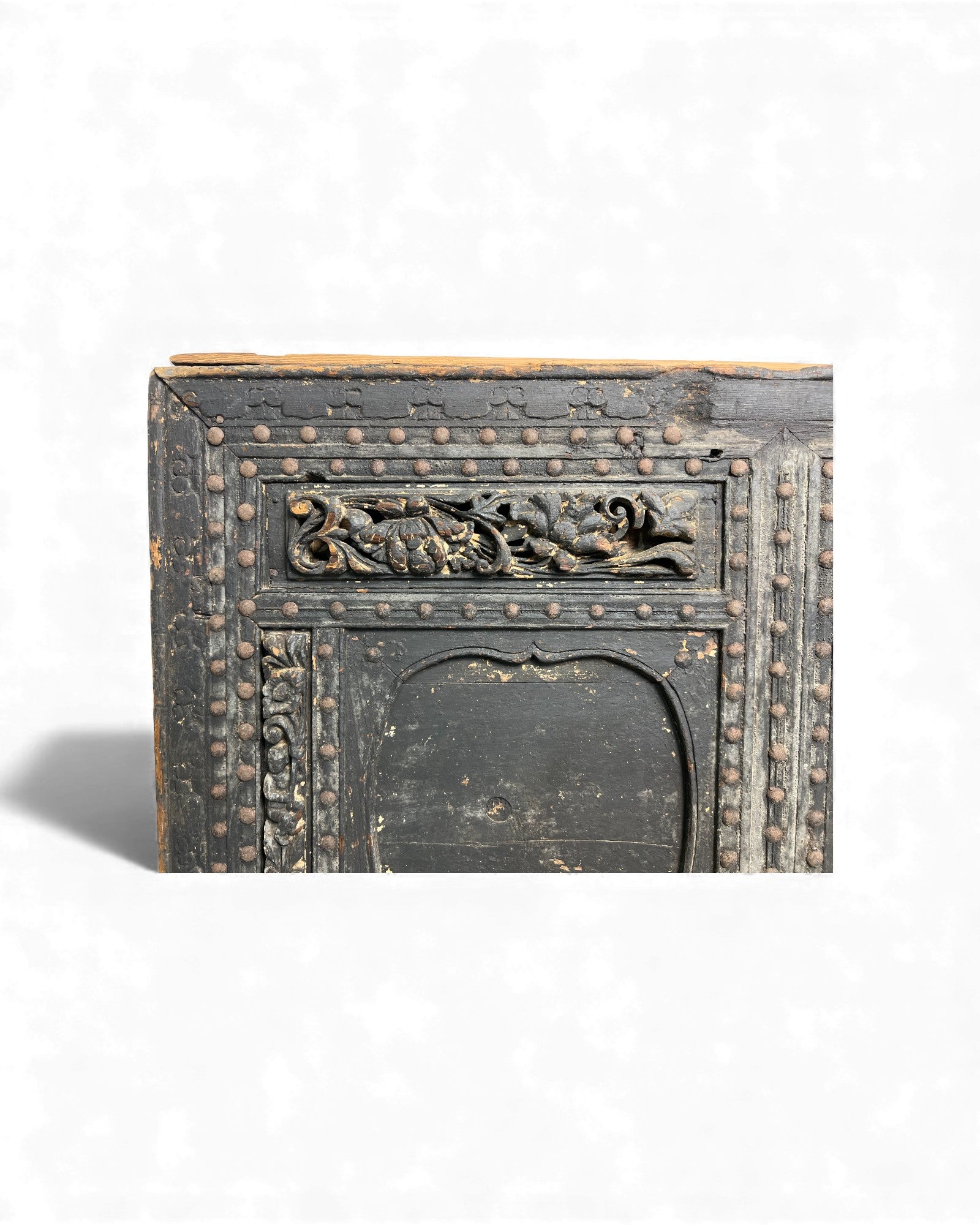 17th - Century Chinese Temple Money Chest in Black Lacquer - Surround Living - 28