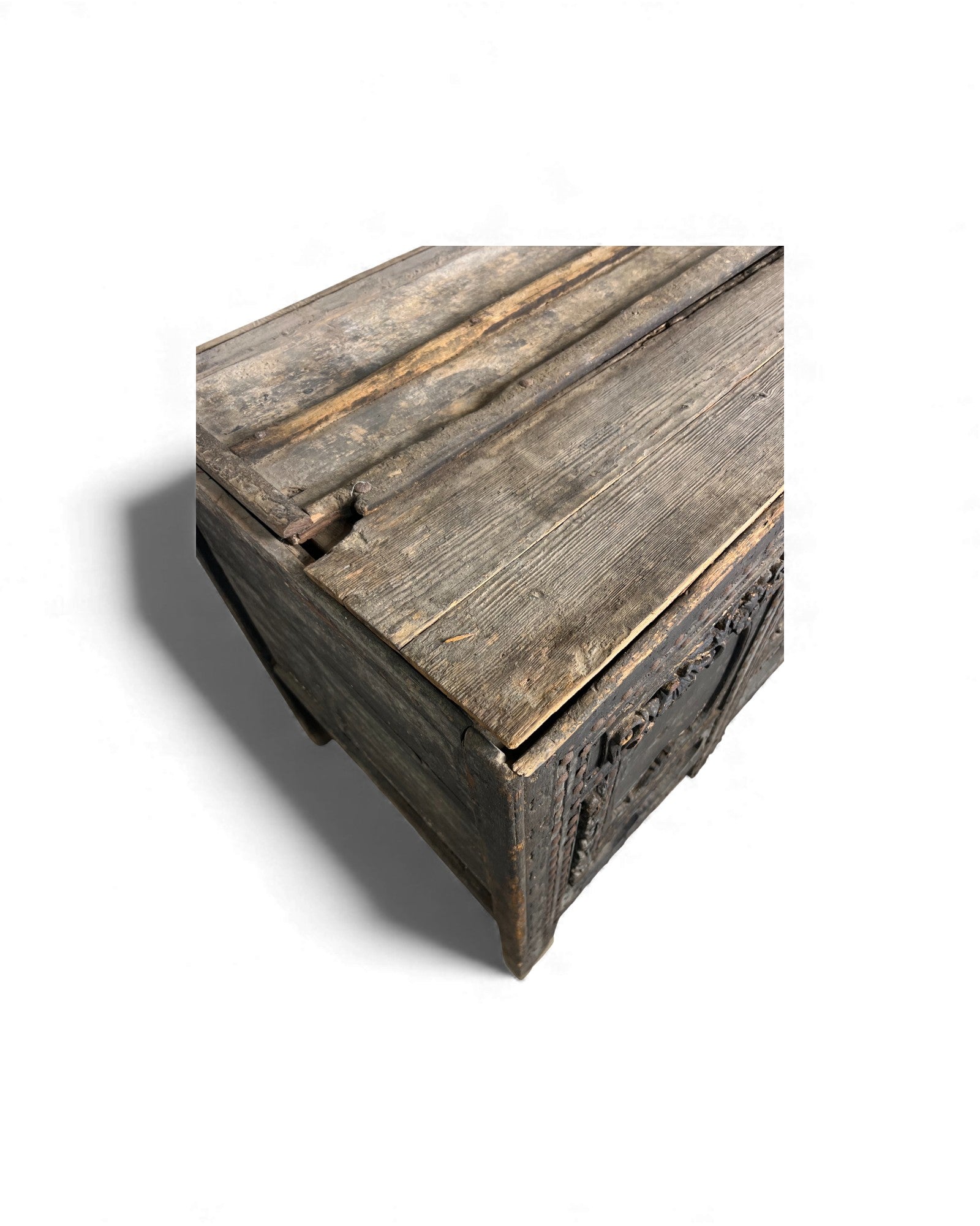 17th - Century Chinese Temple Money Chest in Black Lacquer - Surround Living - 3