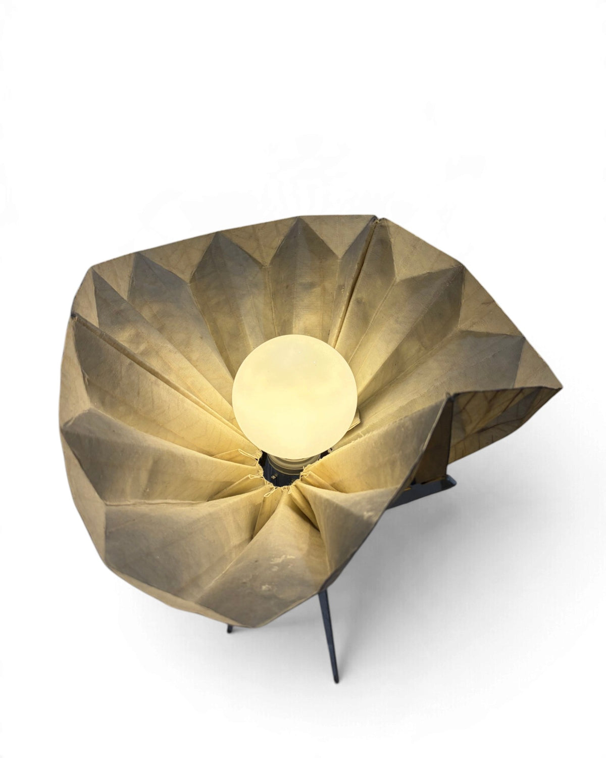MAKKHA - Tarn Table Lamp