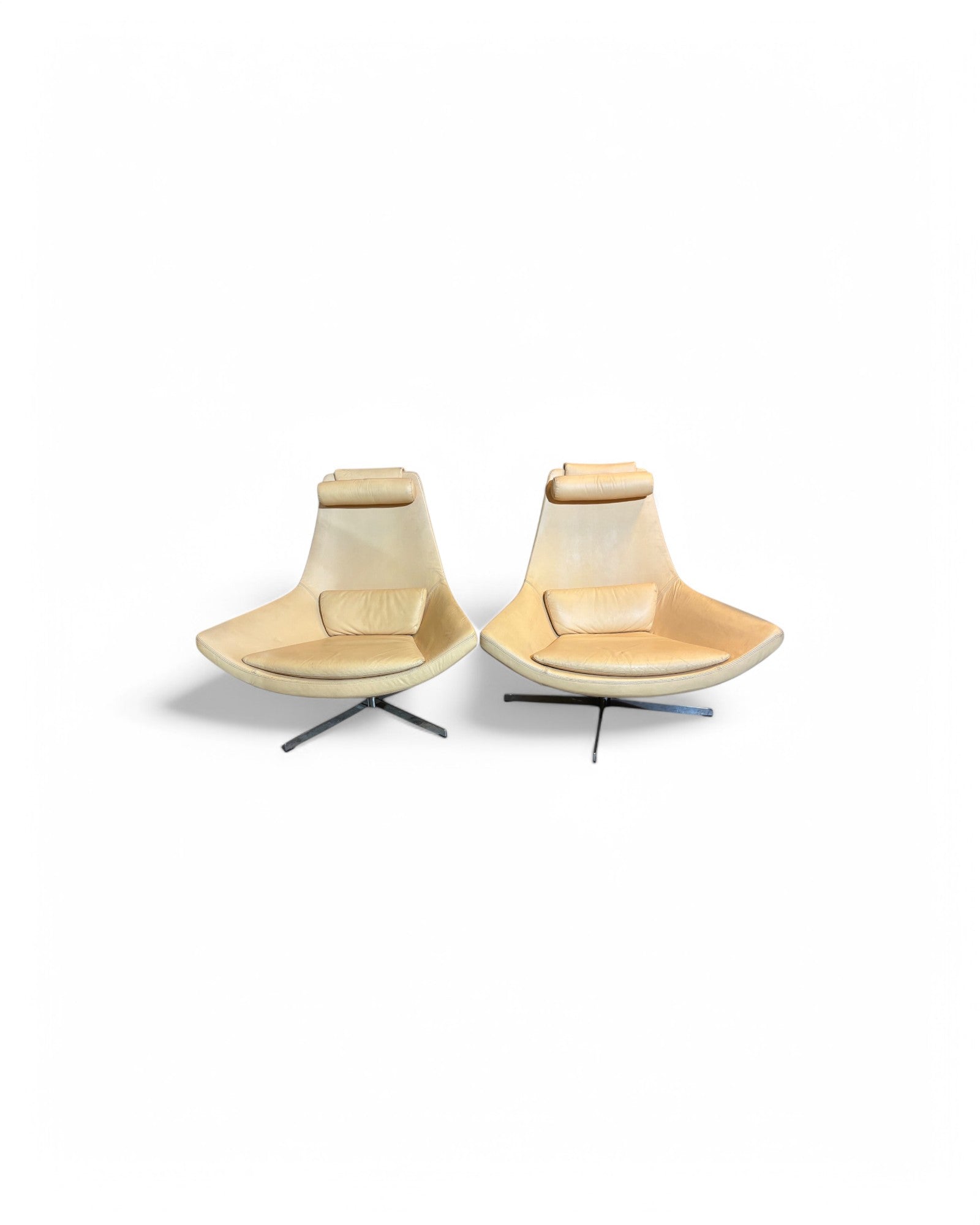 Metropolitan Cream Leather Swivel Armchair