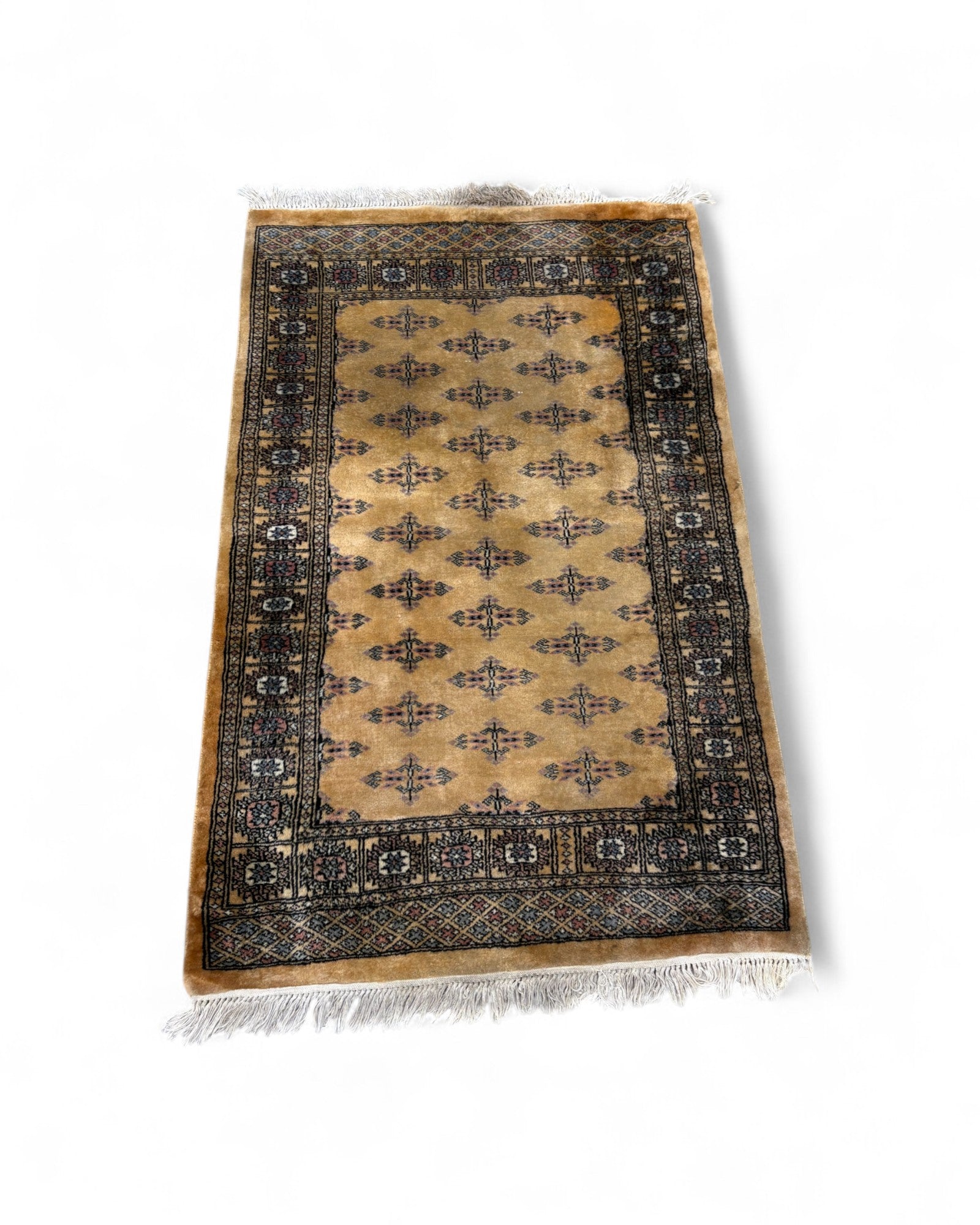 Bokhara Wool Rug in Golden Ochre – Pakistan | 152 x 95 cm