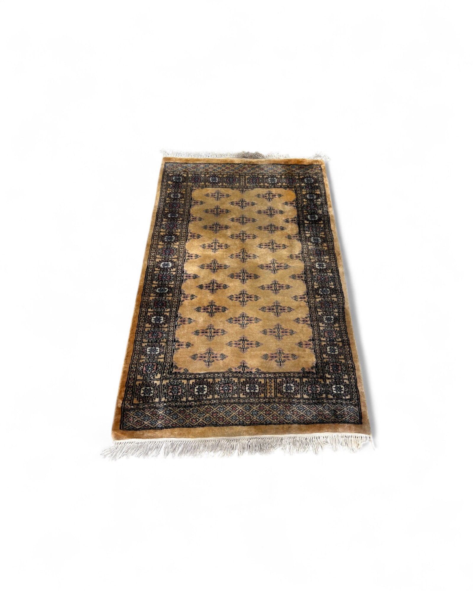 Bokhara Wool Rug in Golden Ochre – Pakistan | 152 x 95 cm