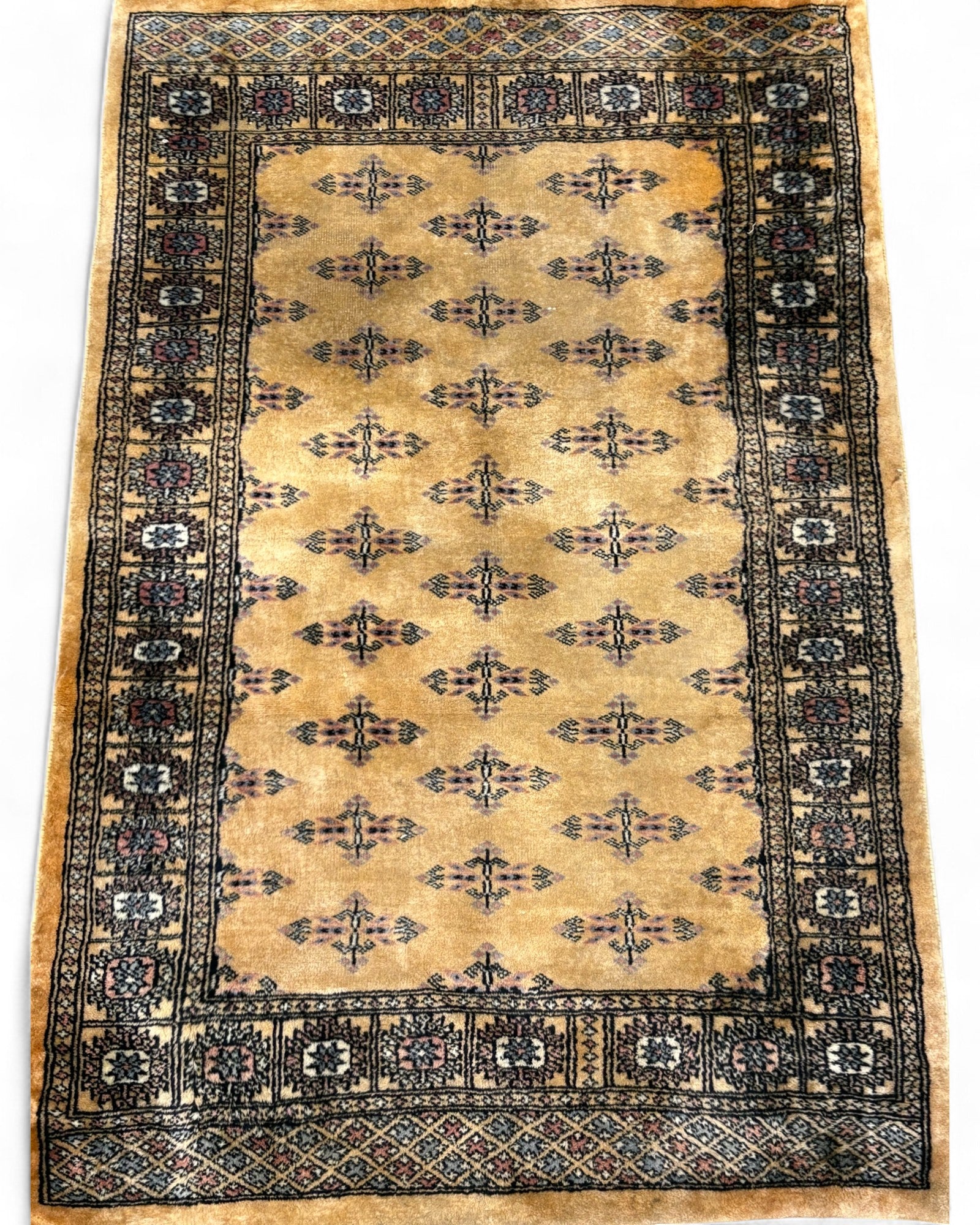 Bokhara Wool Rug in Golden Ochre – Pakistan | 152 x 95 cm