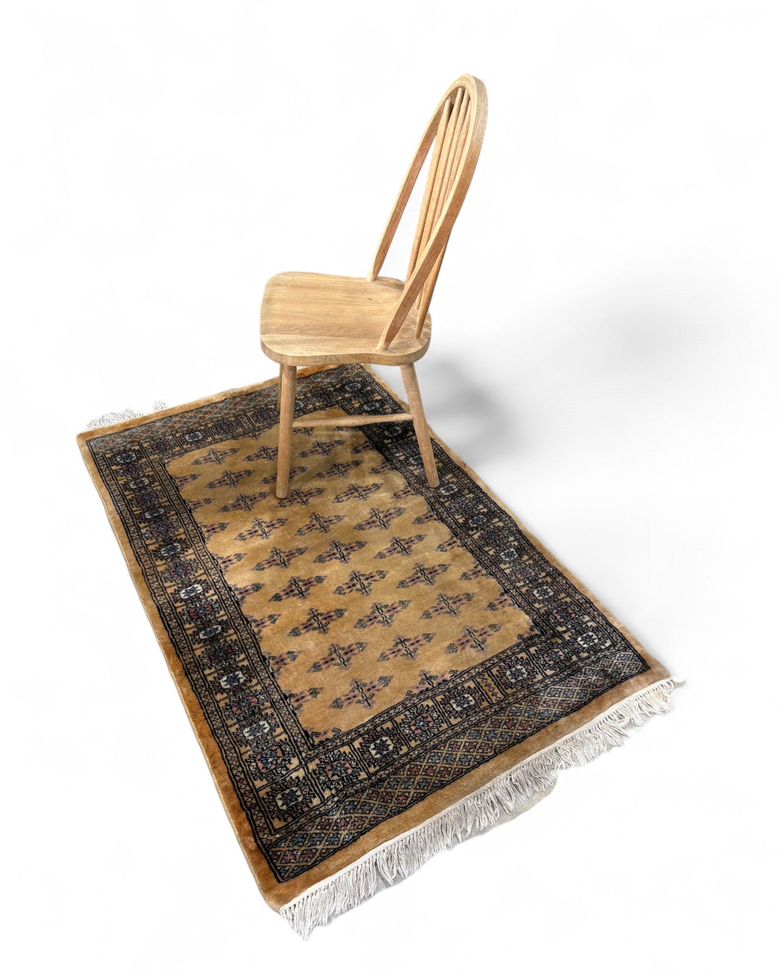 Bokhara Wool Rug in Golden Ochre – Pakistan | 152 x 95 cm