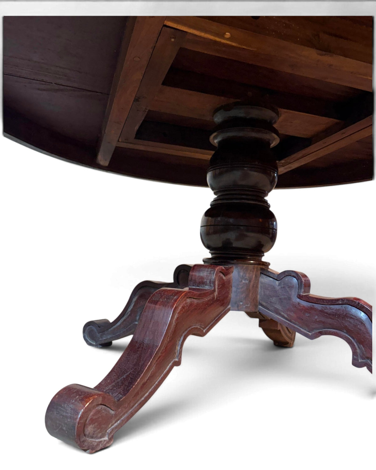 Round Teak Wooid Dining Table