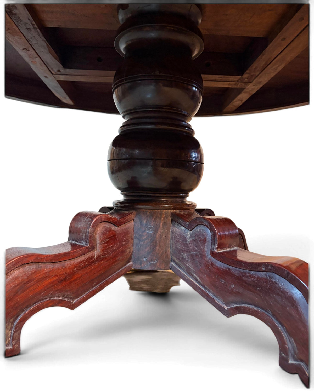 Round Teak Wooid Dining Table