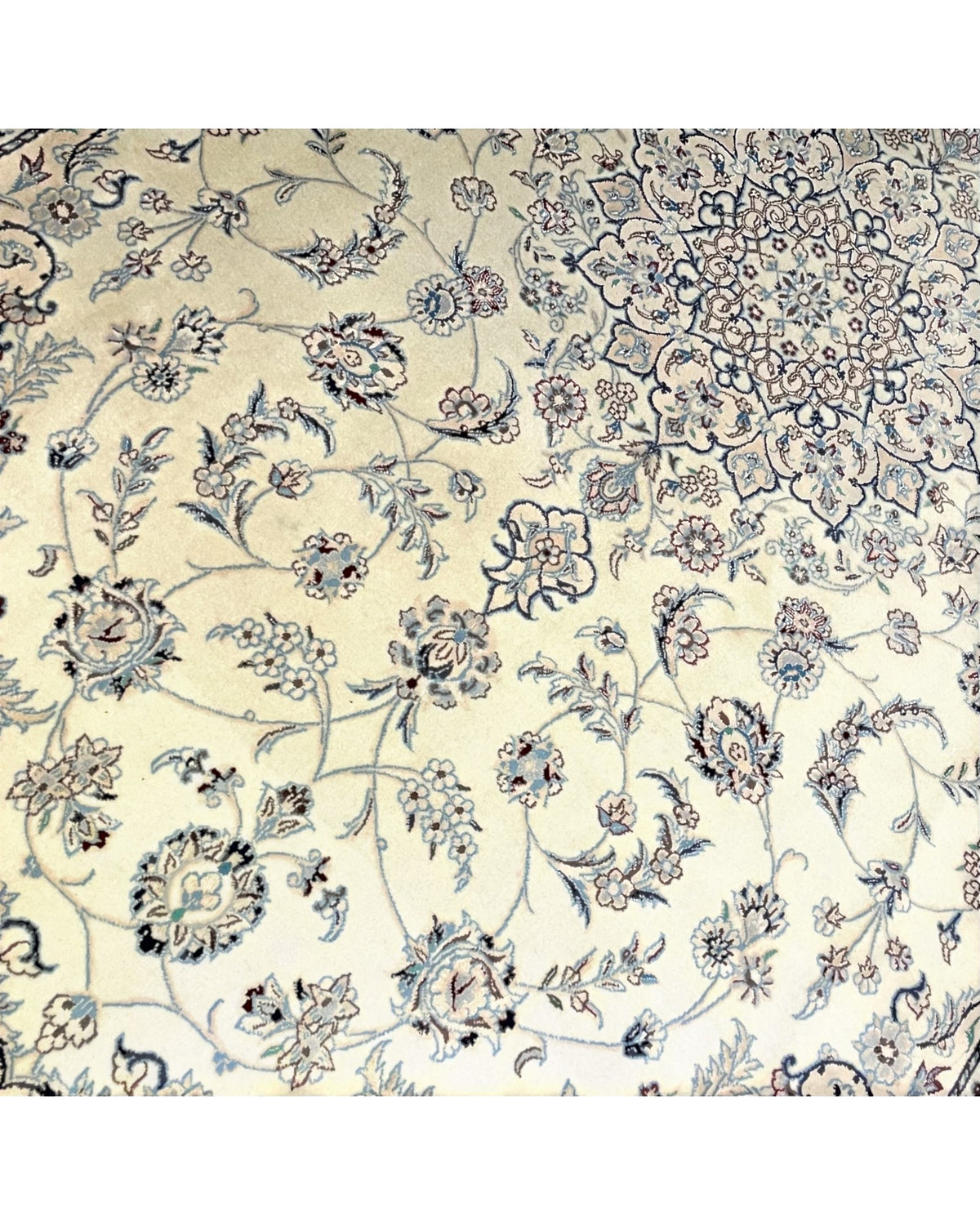 Fine Persian Nain Carpet – Medallion Design | 320 x 205 cm - Surround Living - 3