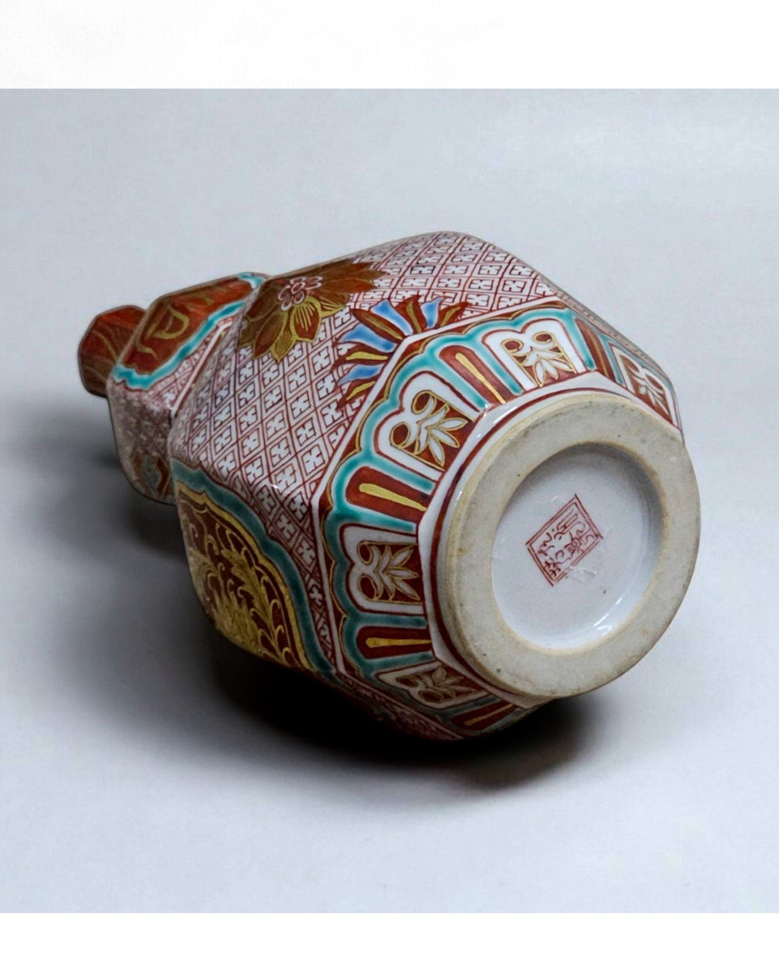 Japanese Kutani Double-Gourd Vase with Gilded Motifs