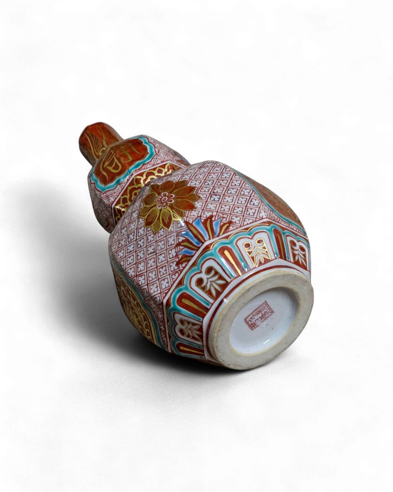 Japanese Kutani Double-Gourd Vase with Gilded Motifs