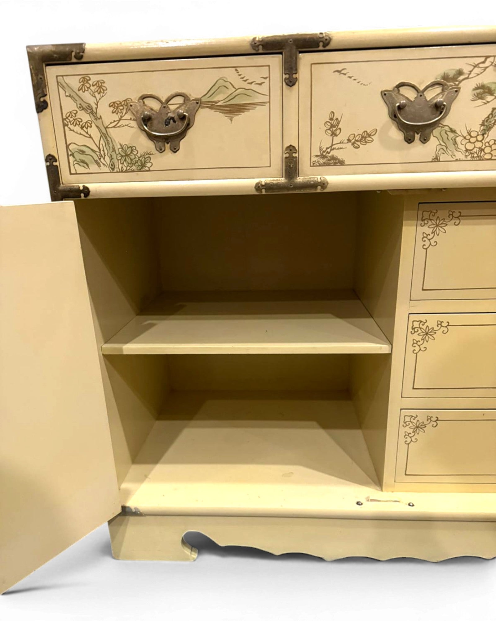 Hand-Painted Chinoiserie/Oriental Korean Mother-of-Pearl Inlay Chest