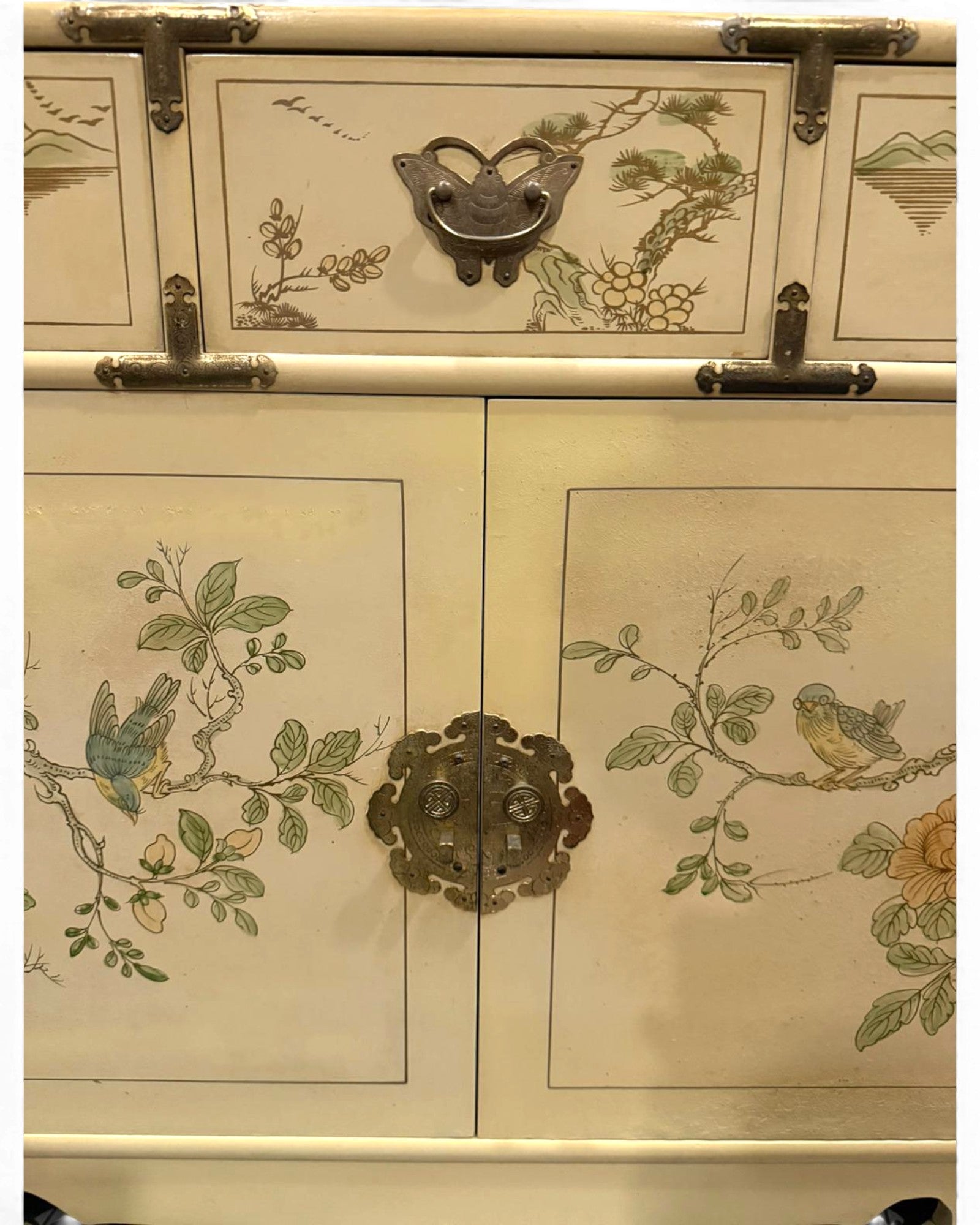 Hand-Painted Chinoiserie/Oriental Korean Mother-of-Pearl Inlay Chest