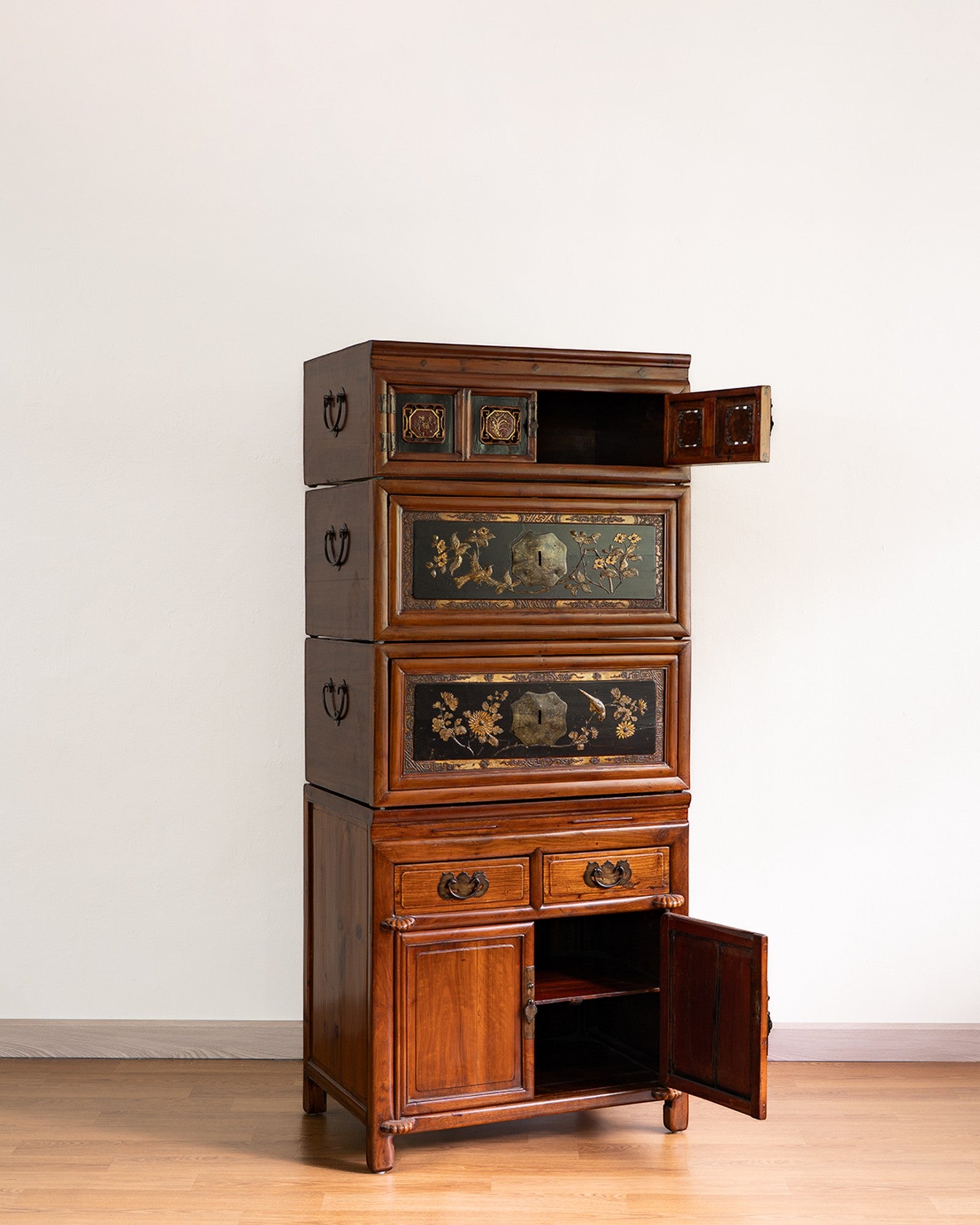 Chinese Antique Four Tiers Cabinet