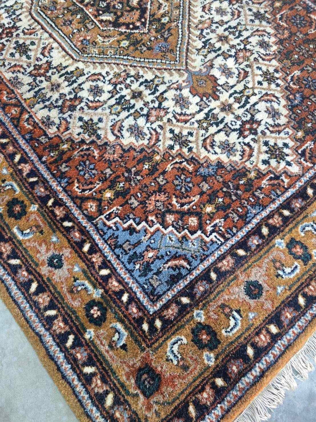 Indian Hexagonal Medallion Wool Rug | 175 x 240cm